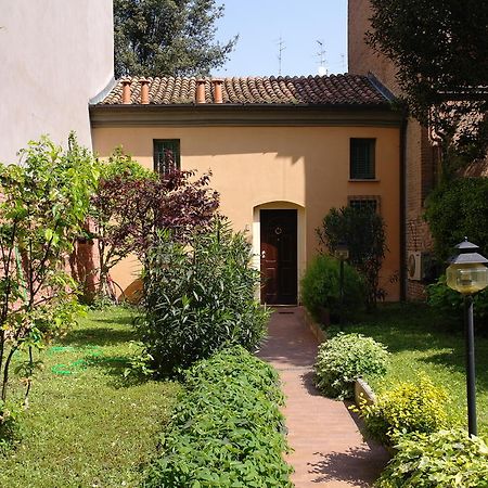 Bed and Breakfast Il Giardino Fiorito Ferrara Exterior foto