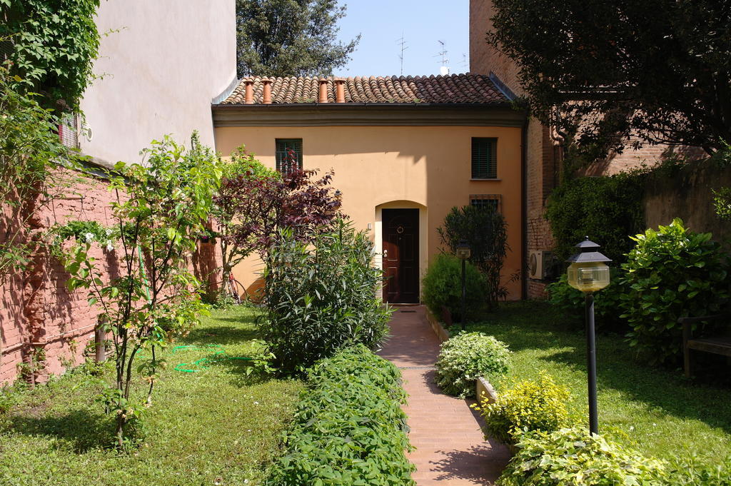 Bed and Breakfast Il Giardino Fiorito Ferrara Exterior foto